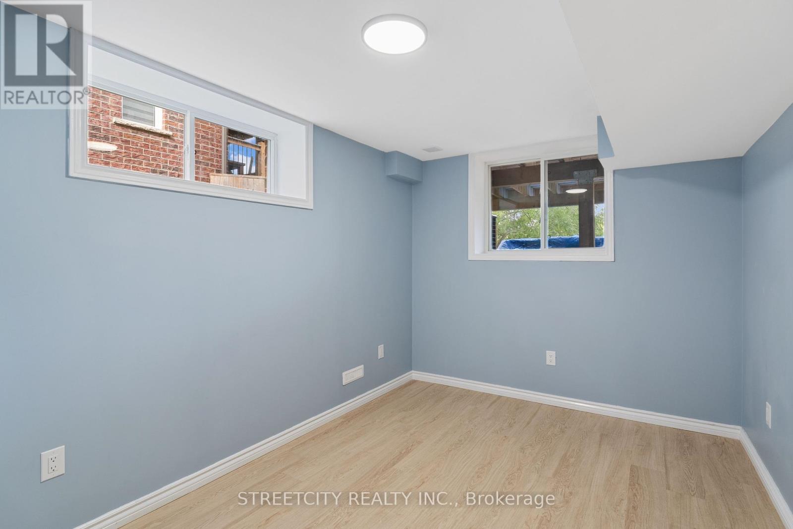 Photo 25 of 30 for 69 Yvonne Crescent