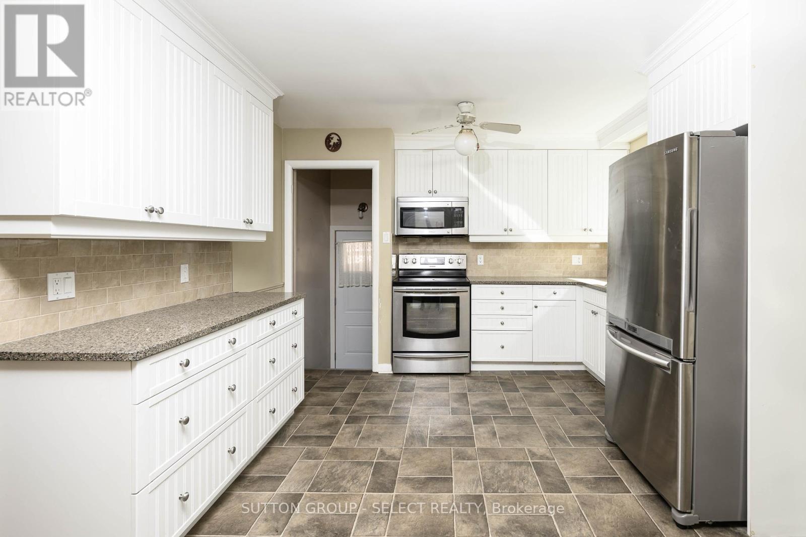 110 Laurentian Drive N, London East (East O), Ontario  N5W 1P2 - Photo 3 - X12448958