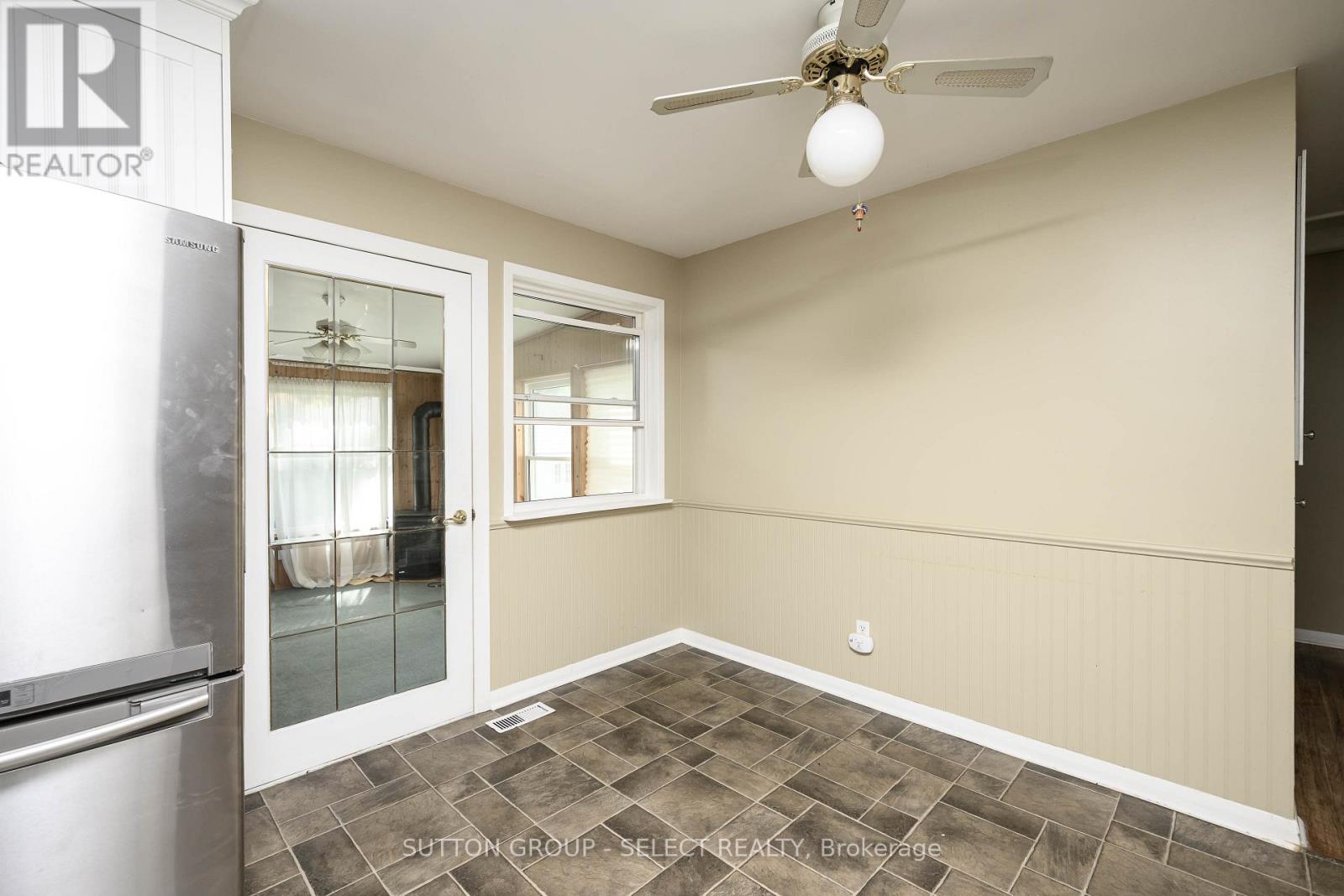 110 Laurentian Drive N, London East (East O), Ontario  N5W 1P2 - Photo 6 - X12448958