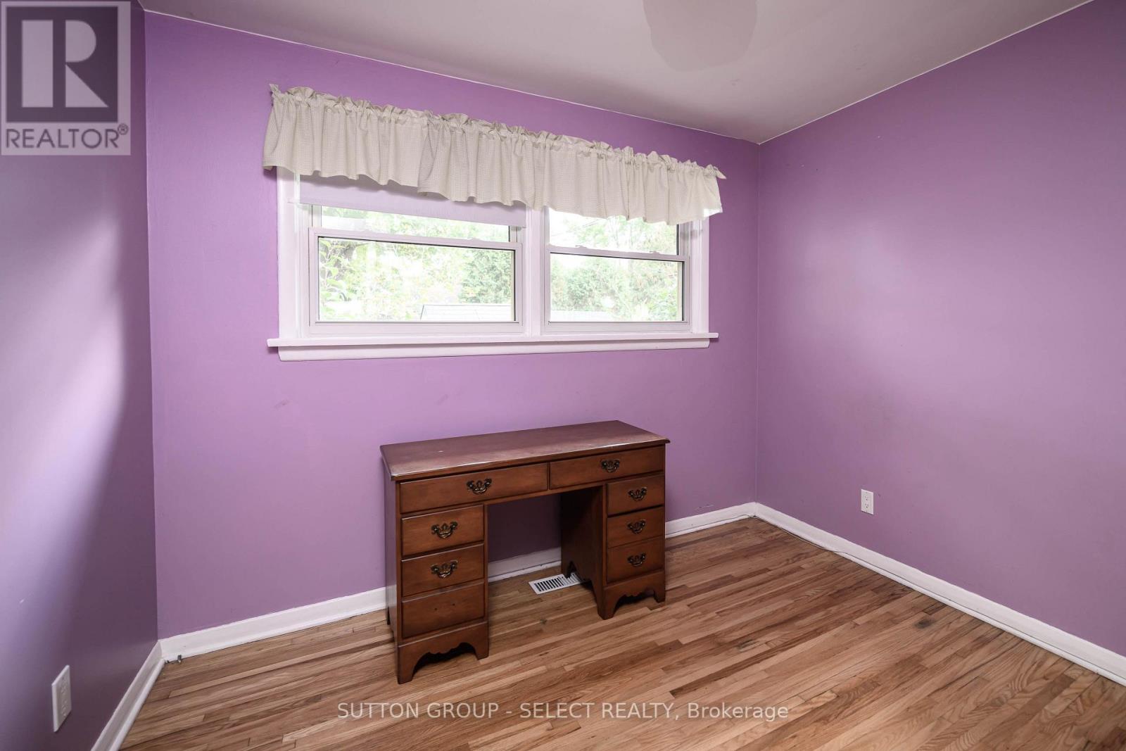 110 Laurentian Drive N, London East (East O), Ontario  N5W 1P2 - Photo 8 - X12448958