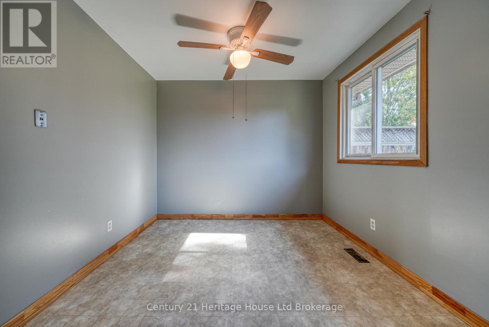 1068 Cree Avenue, Woodstock, Ontario  N4T 1A2 - Photo 17 - X12443747