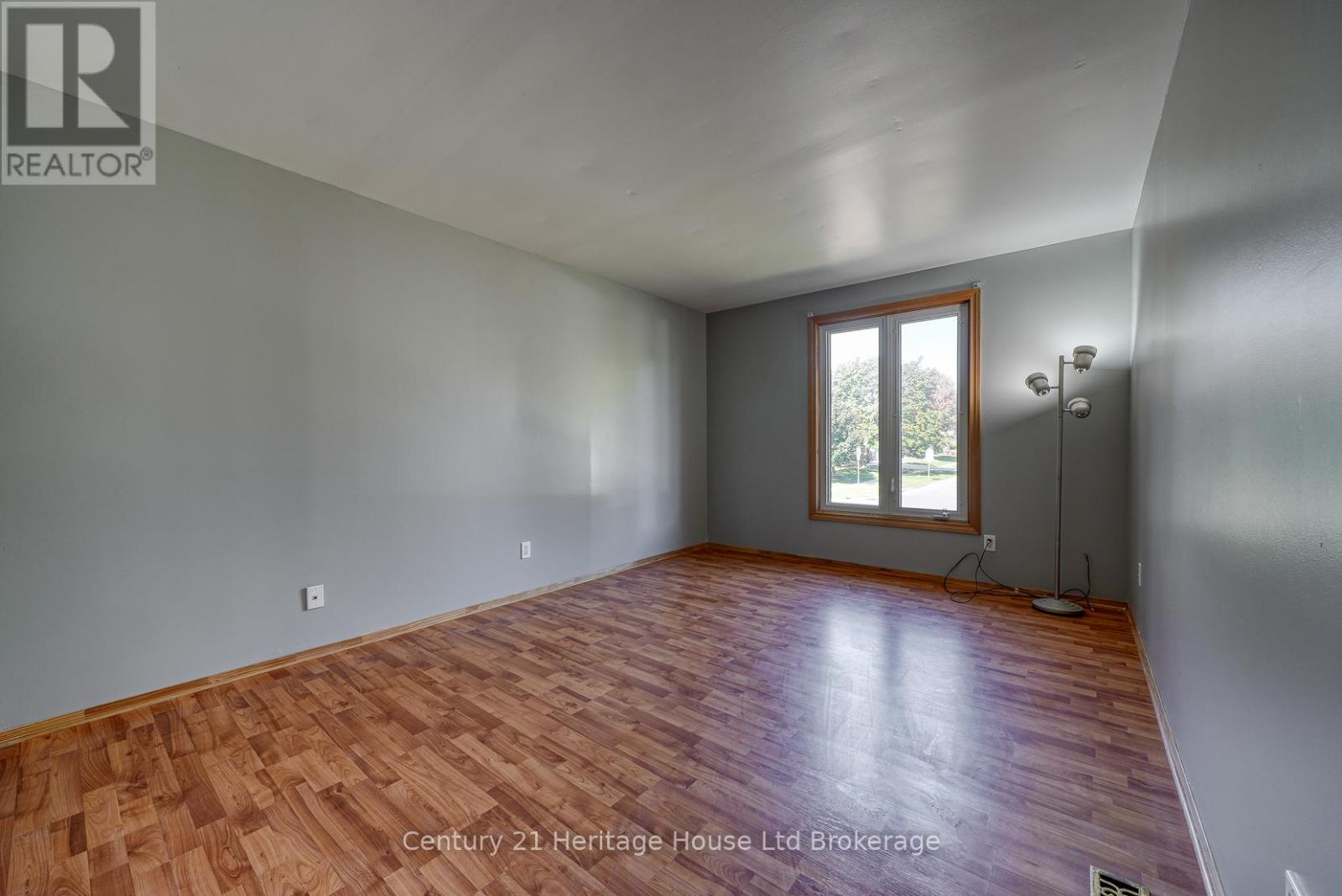 1068 Cree Avenue, Woodstock, Ontario  N4T 1A2 - Photo 12 - X12443747