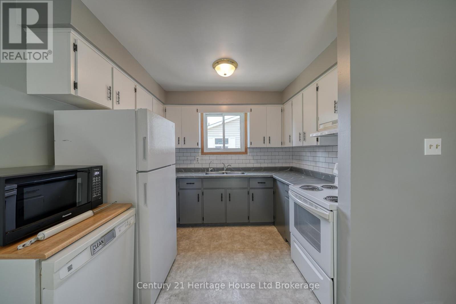 1068 Cree Avenue, Woodstock, Ontario  N4T 1A2 - Photo 20 - X12443747