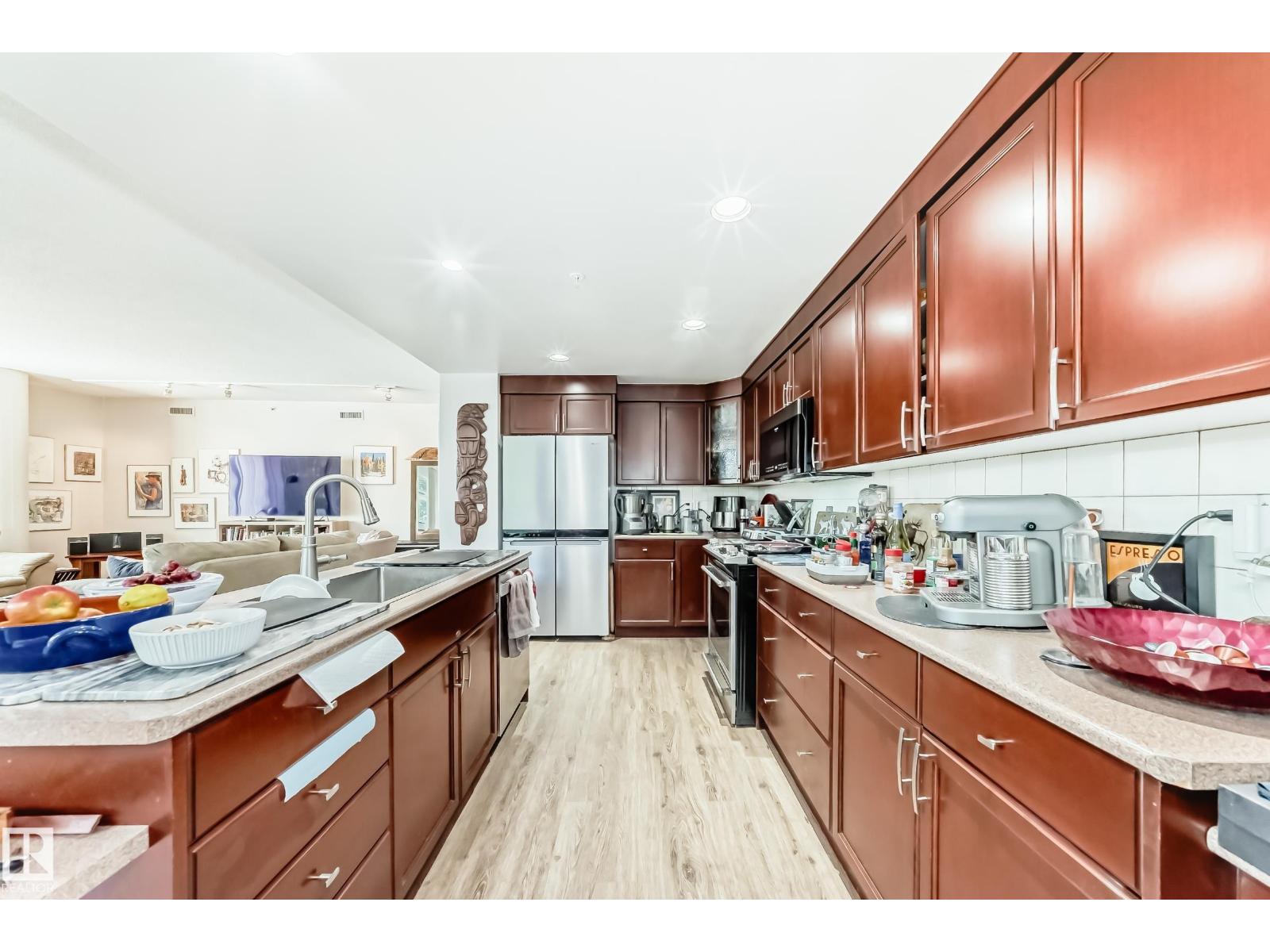 #305 10028 119 St Nw Nw, Edmonton, Alberta  T5K 1Y8 - Photo 8 - E4461110