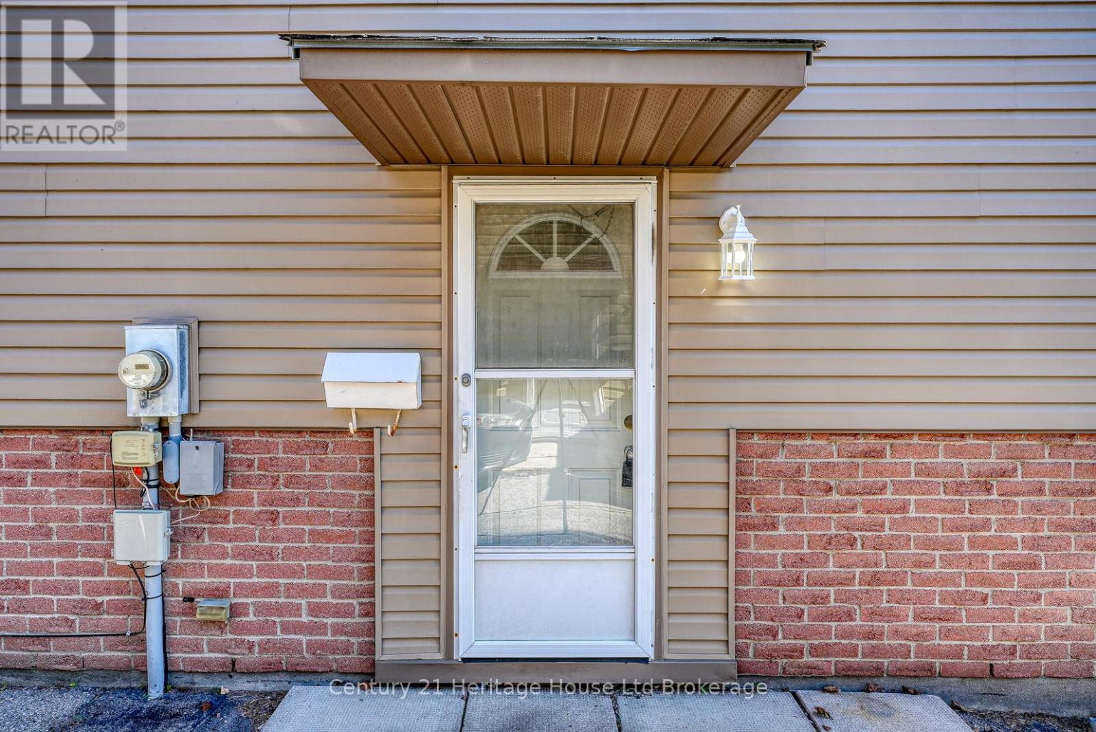 1068 Cree Avenue, Woodstock, Ontario  N4T 1A2 - Photo 5 - X12443747