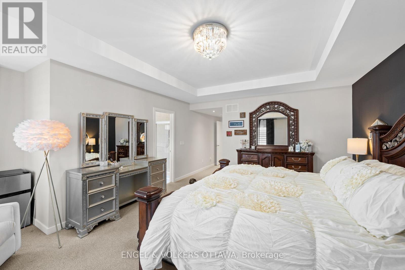 933 Islington Way, Ottawa, Ontario  K1T 0T7 - Photo 22 - X12449007