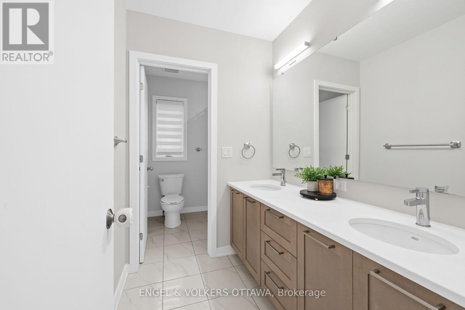 933 Islington Way, Ottawa, Ontario  K1T 0T7 - Photo 28 - X12449007