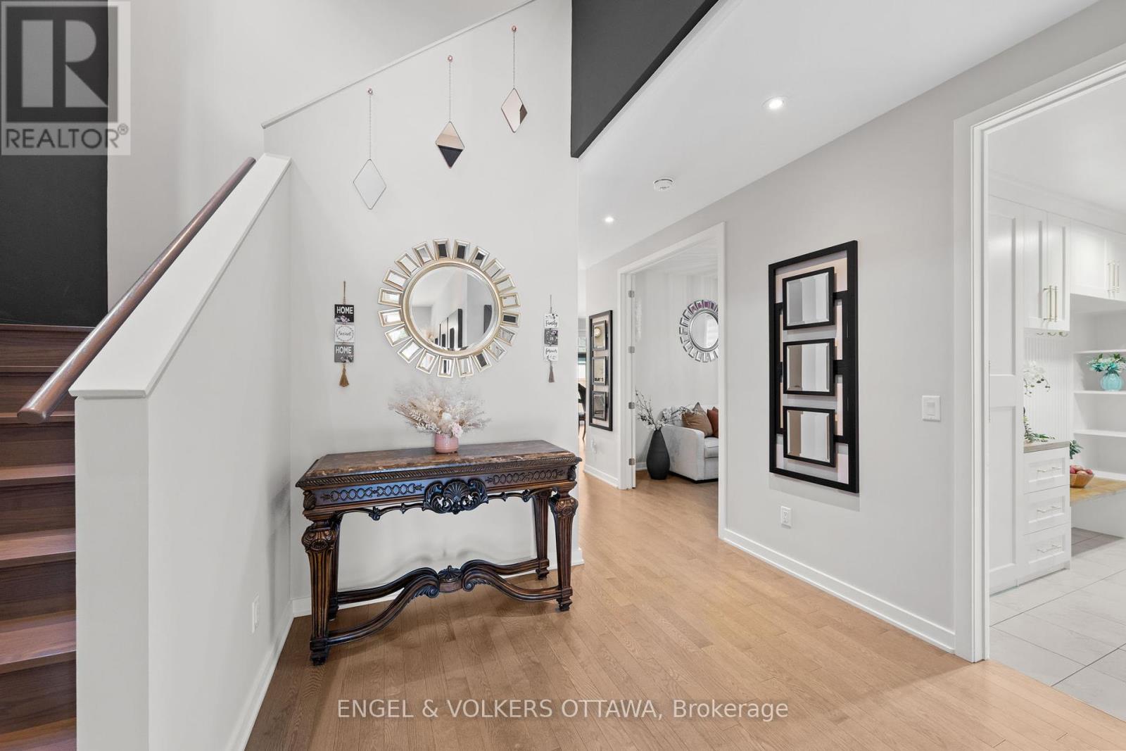 933 Islington Way, Ottawa, Ontario  K1T 0T7 - Photo 6 - X12449007