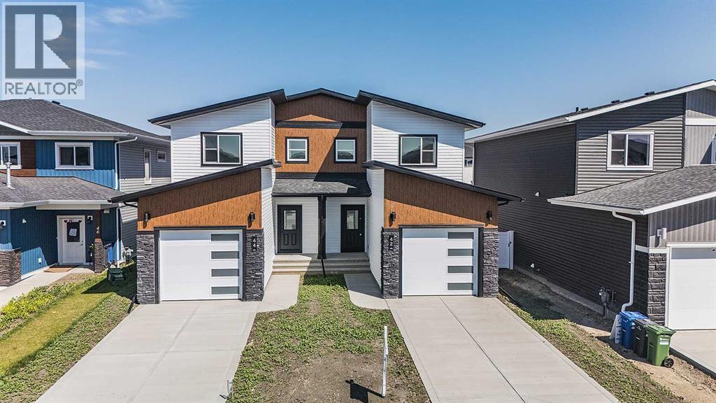 44 Earl Close, Red Deer, Alberta  T4S 3G6 - Photo 2 - A2262751