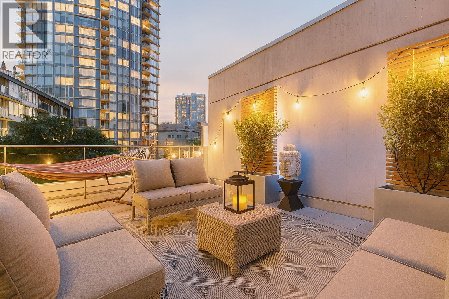 226 188 Keefer Place, Vancouver, British Columbia  V6B 0J1 - Photo 1 - R3056088