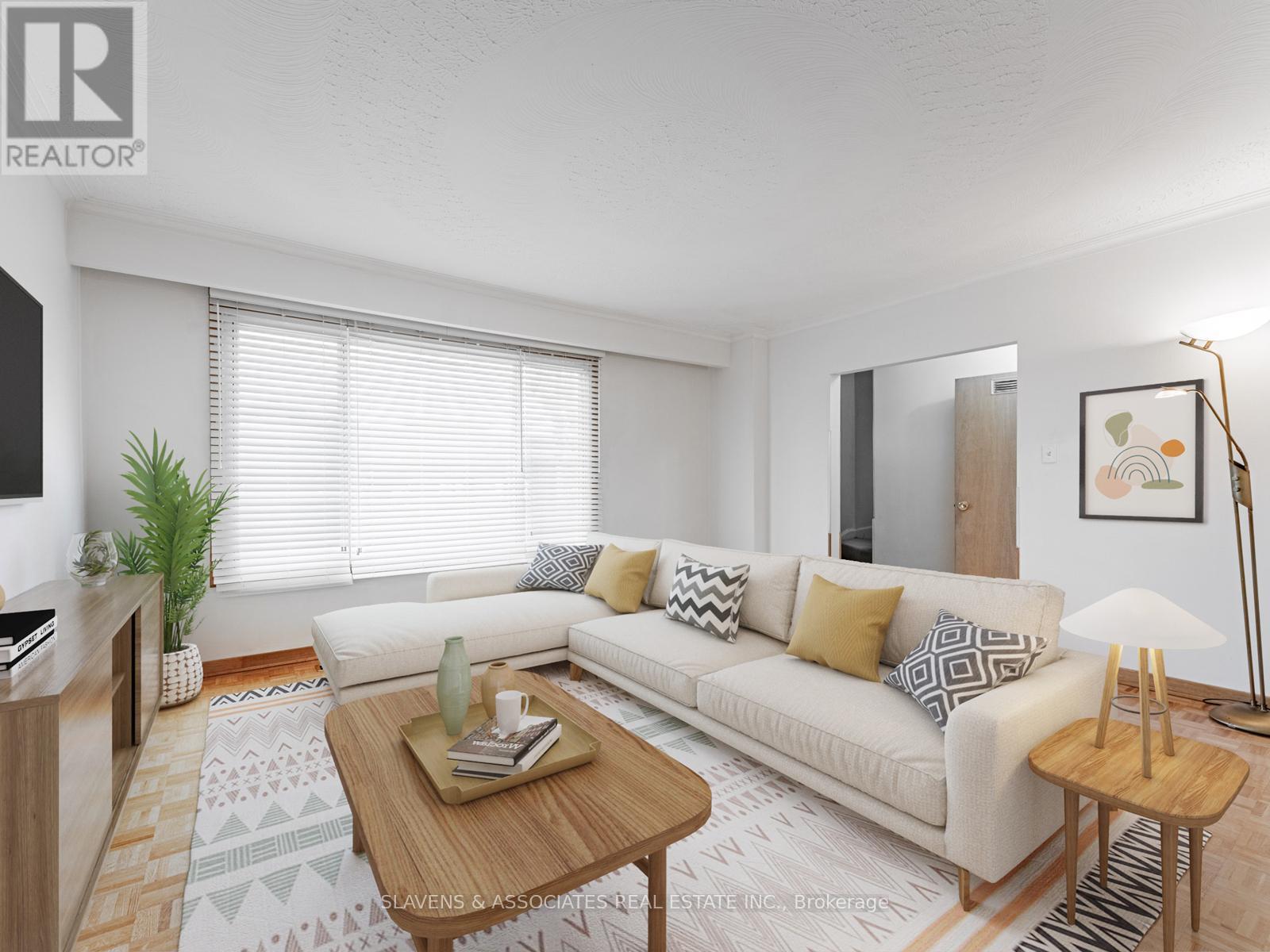 796 Davenport Road, Toronto (Wychwood), Ontario  M6G 2B3 - Photo 4 - C12448753