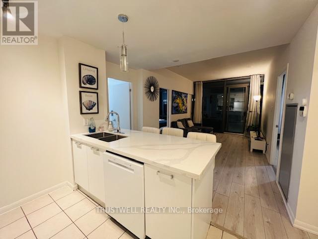 2601 - 38 Grenville Street, Toronto (Bay Street Corridor), Ontario  M4Y 1A5 - Photo 4 - C12448793