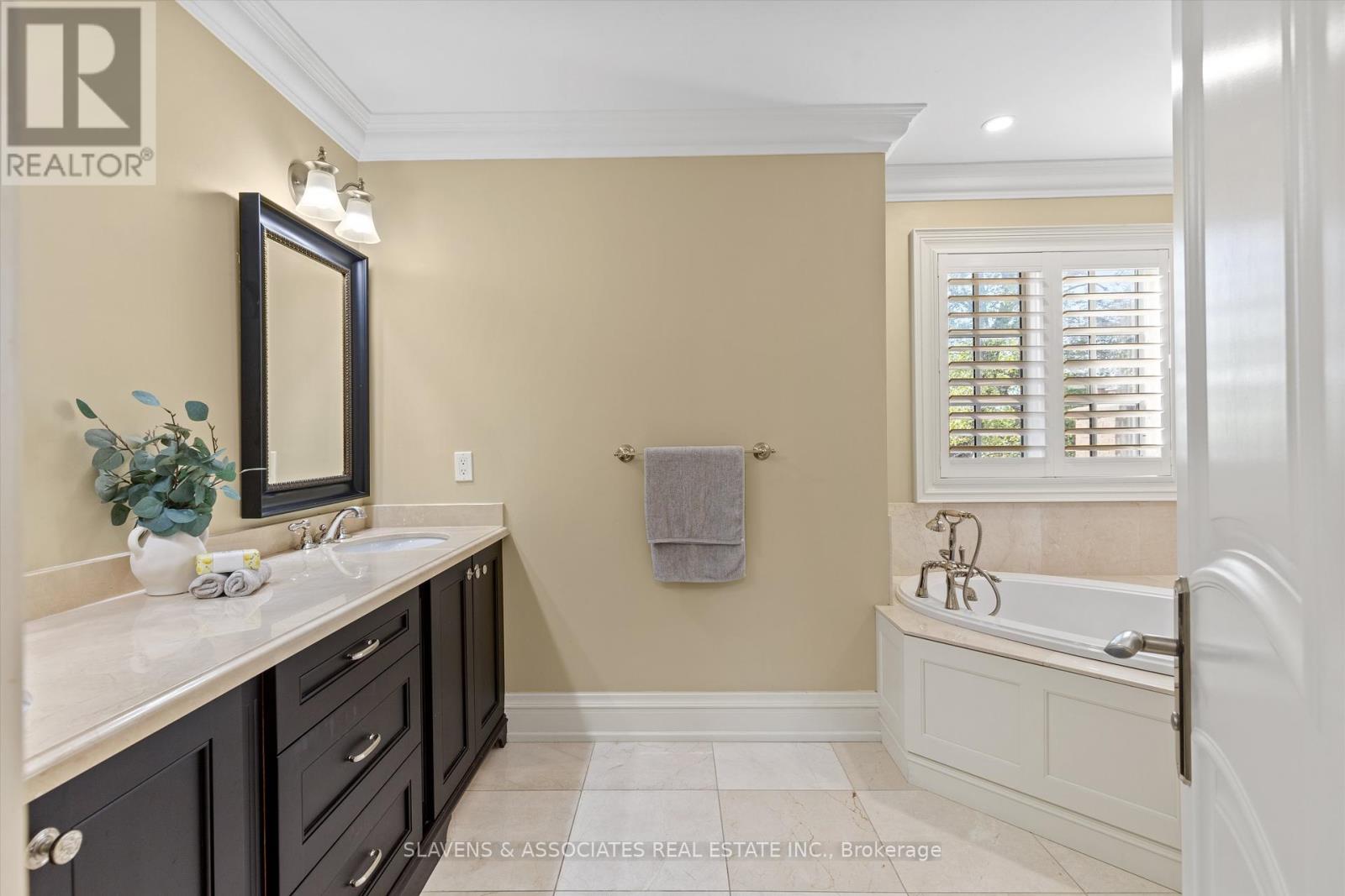 130 York Mills Road, Toronto, Ontario  M2L 1K6 - Photo 16 - C12448795