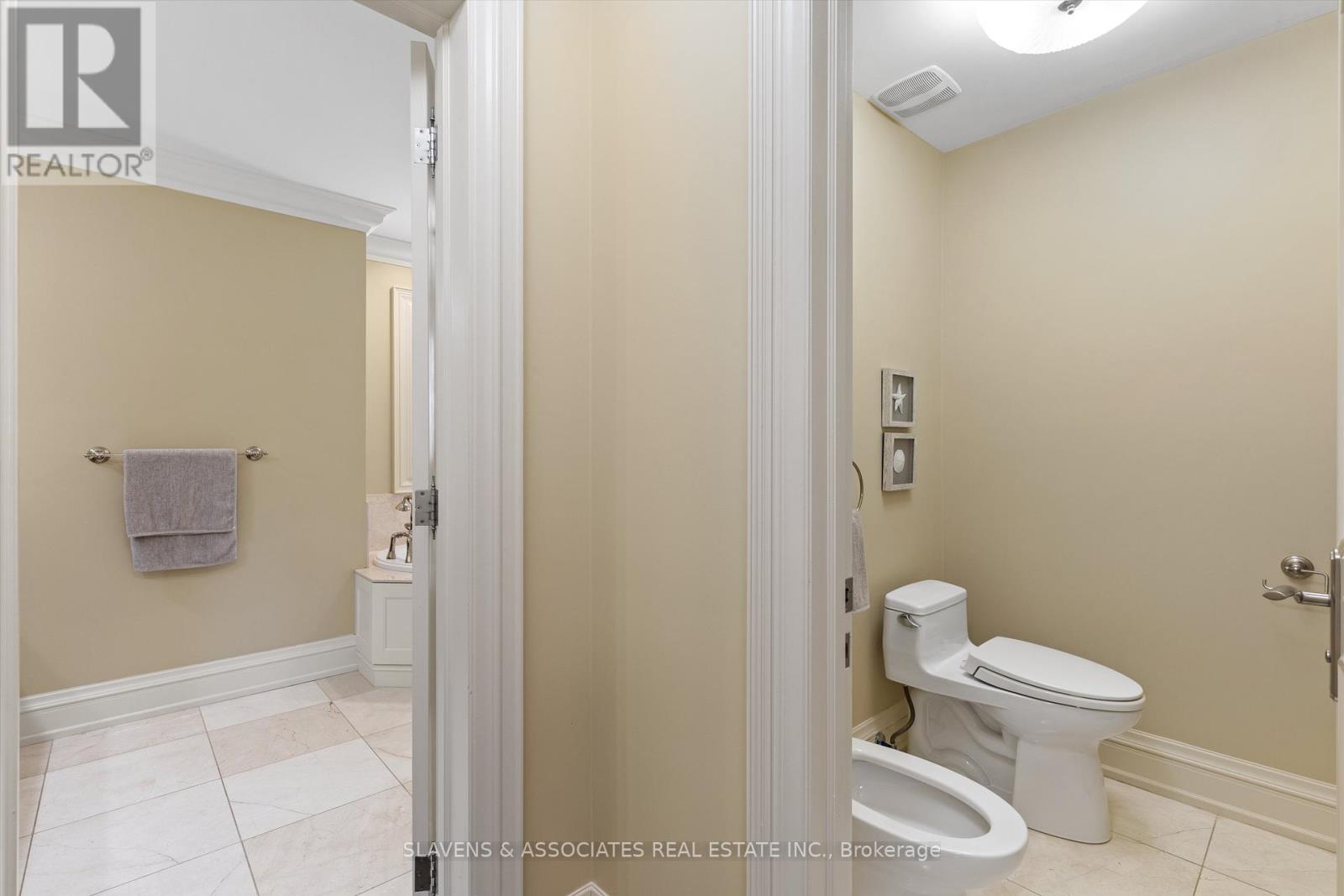 130 York Mills Road, Toronto, Ontario  M2L 1K6 - Photo 18 - C12448795