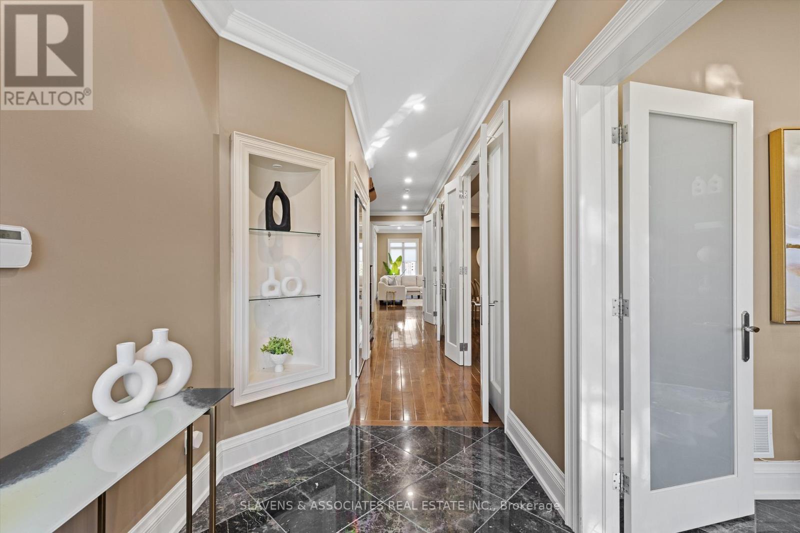 130 York Mills Road, Toronto, Ontario  M2L 1K6 - Photo 4 - C12448795