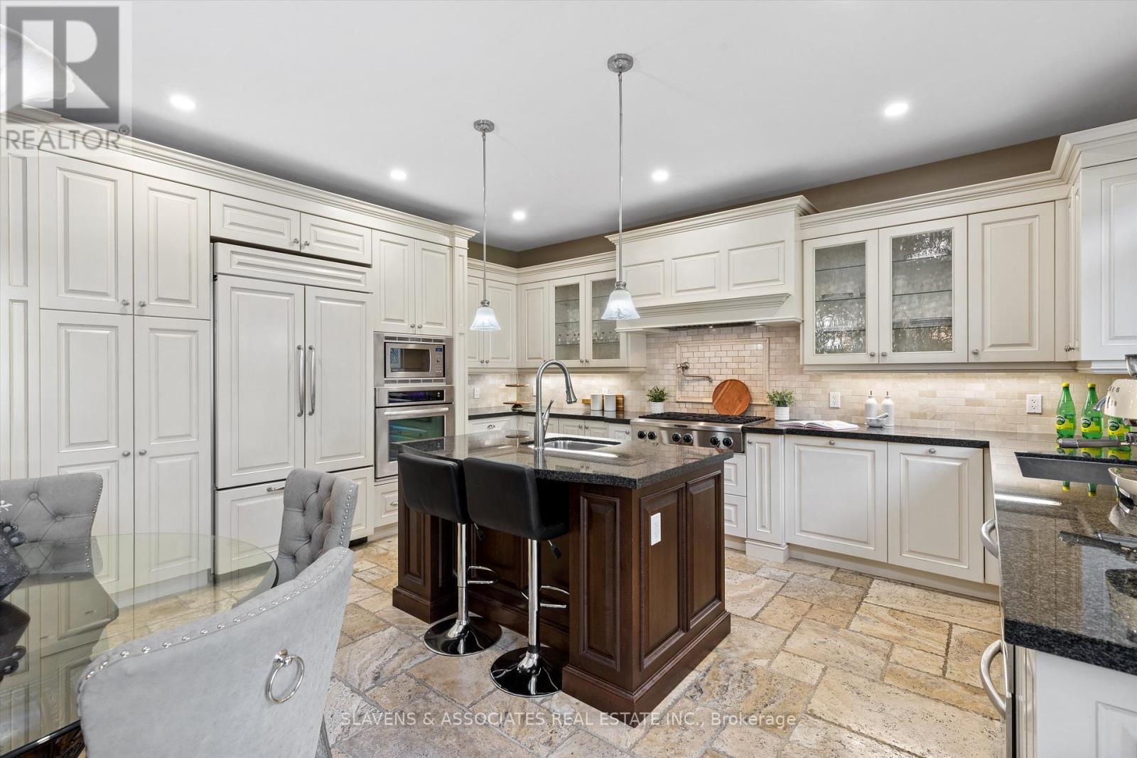 130 York Mills Road, Toronto, Ontario  M2L 1K6 - Photo 9 - C12448795