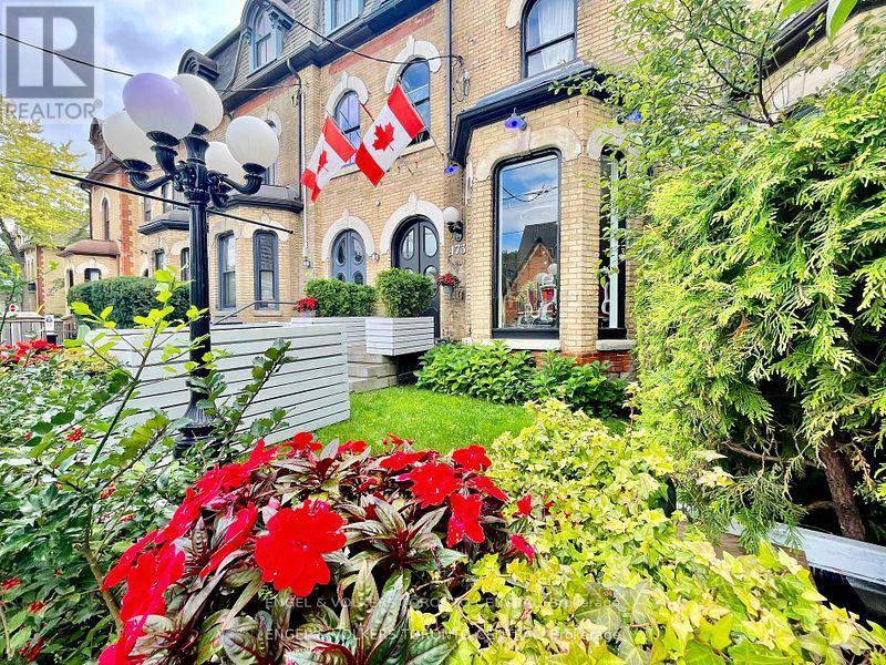 LOWER 1 - 173 CARLTON STREET, Toronto, Ontario