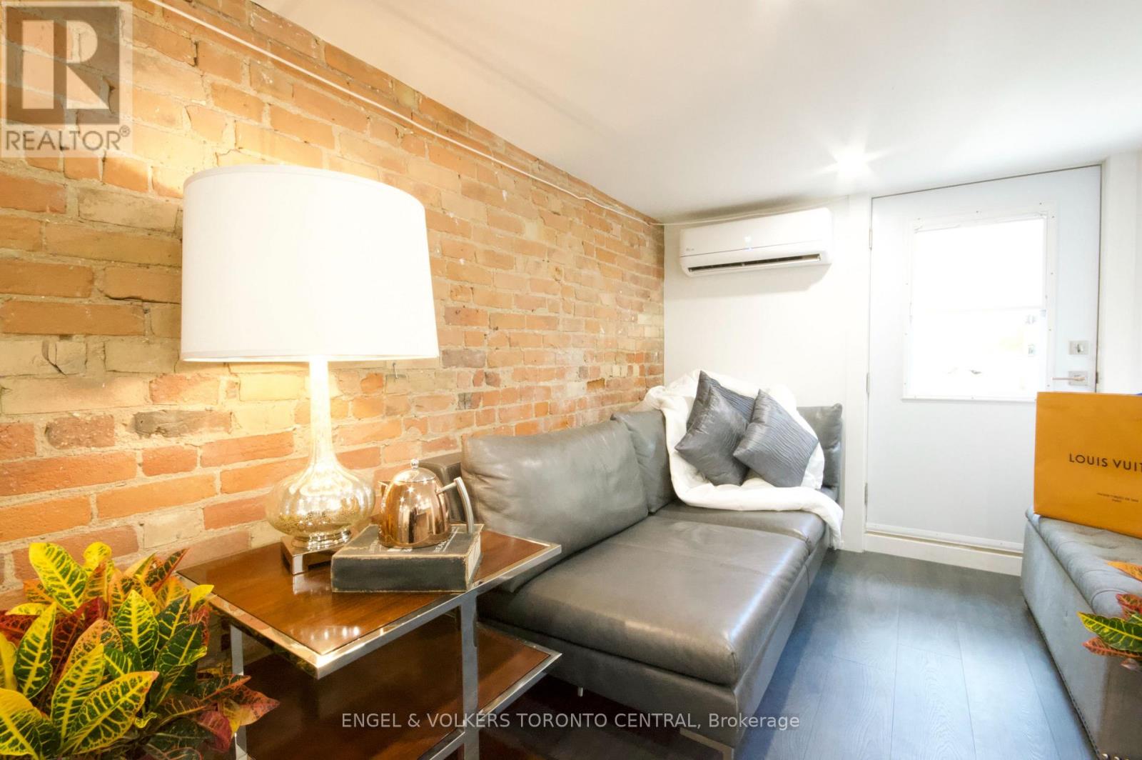 Lower 1 - 173 Carlton Street, Toronto, Ontario  M5A 2K3 - Photo 3 - C12448799