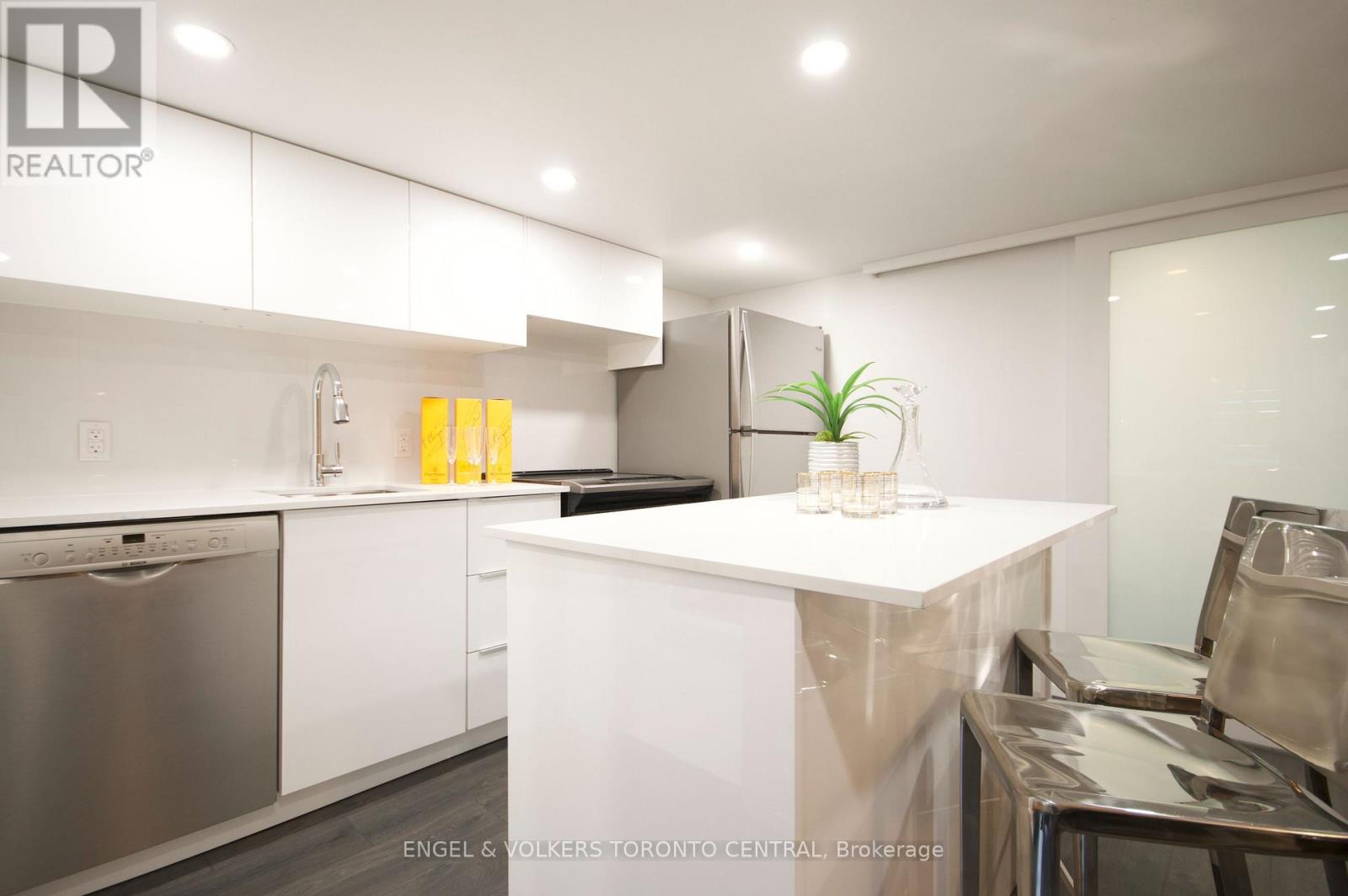 Lower 1 - 173 Carlton Street, Toronto, Ontario  M5A 2K3 - Photo 5 - C12448799