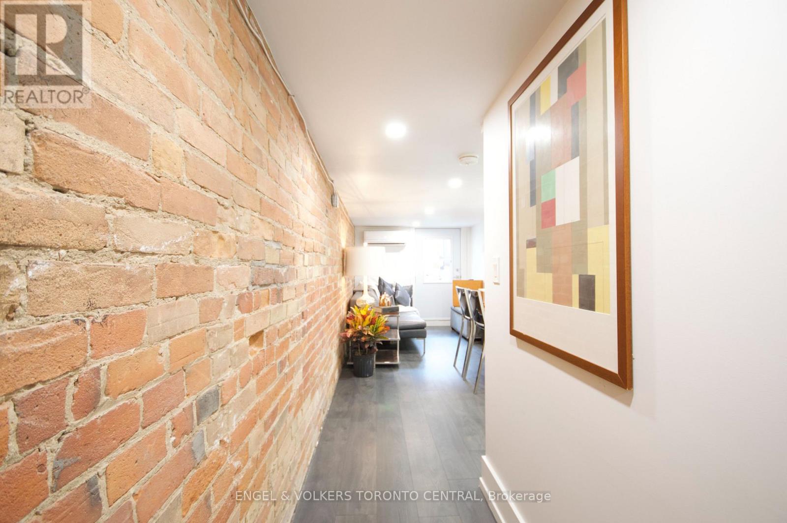 Lower 1 - 173 Carlton Street, Toronto, Ontario  M5A 2K3 - Photo 8 - C12448799