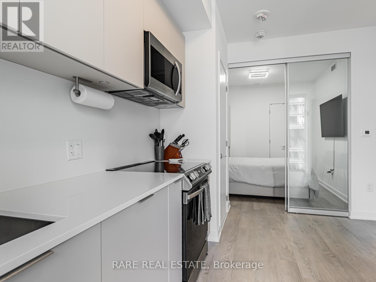 1505 - 357 King Street W, Toronto, Ontario  M5V 0S7 - Photo 10 - C12448807