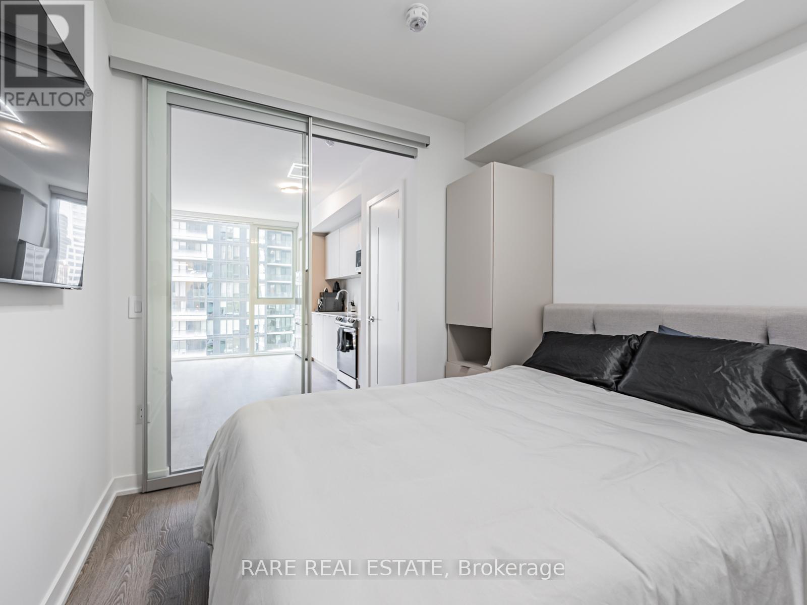 1505 - 357 King Street W, Toronto, Ontario  M5V 0S7 - Photo 13 - C12448807