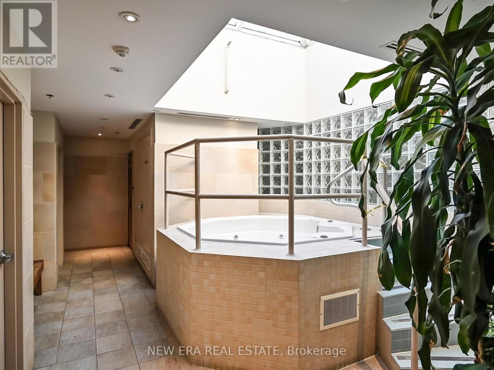 706 - 1030 Sheppard Avenue W, Toronto (Bathurst Manor), Ontario  M3H 6C1 - Photo 45 - C12448830