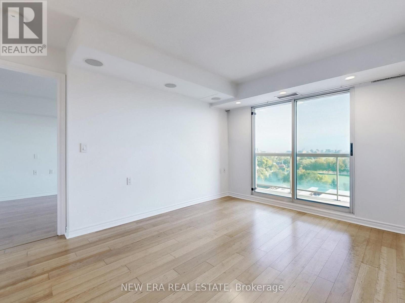 706 - 1030 Sheppard Avenue W, Toronto (Bathurst Manor), Ontario  M3H 6C1 - Photo 6 - C12448830