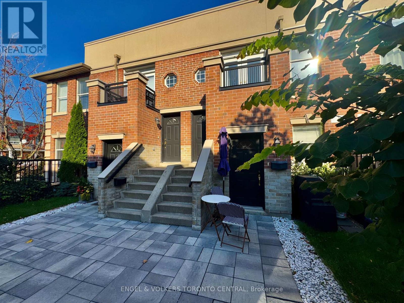 216 - 51 Halton Street, Toronto (Trinity-Bellwoods), Ontario  M6J 1R5 - Photo 2 - C12448894