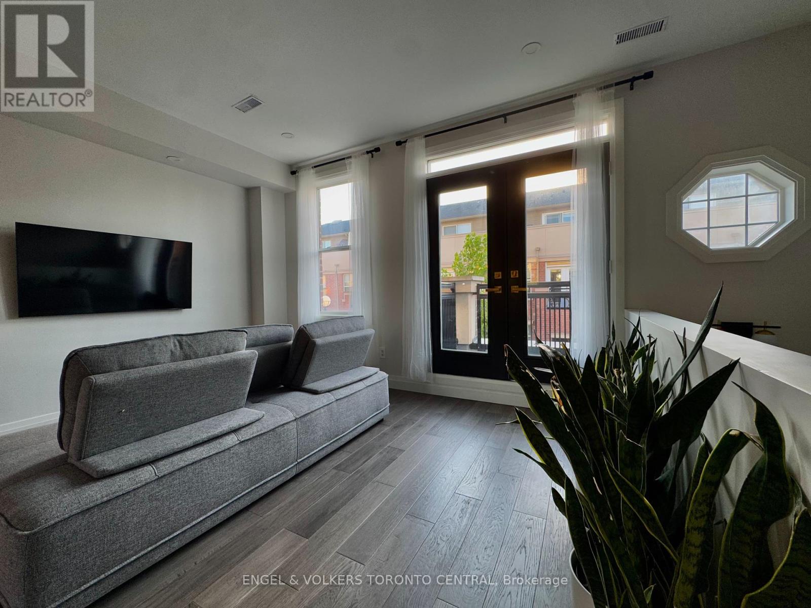 216 - 51 Halton Street, Toronto (Trinity-Bellwoods), Ontario  M6J 1R5 - Photo 6 - C12448894