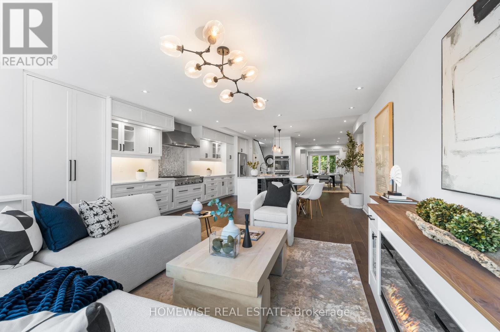 17 Earnscliffe Road, Toronto (Oakwood Village), Ontario  M6E 1J4 - Photo 12 - C12448912