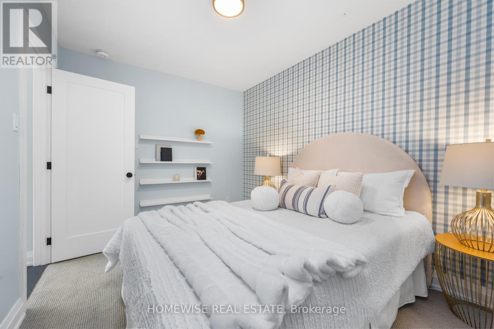 17 Earnscliffe Road, Toronto (Oakwood Village), Ontario  M6E 1J4 - Photo 28 - C12448912