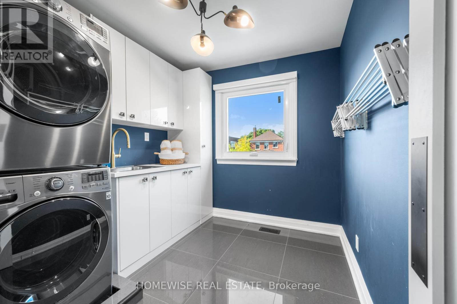 17 Earnscliffe Road, Toronto (Oakwood Village), Ontario  M6E 1J4 - Photo 29 - C12448912