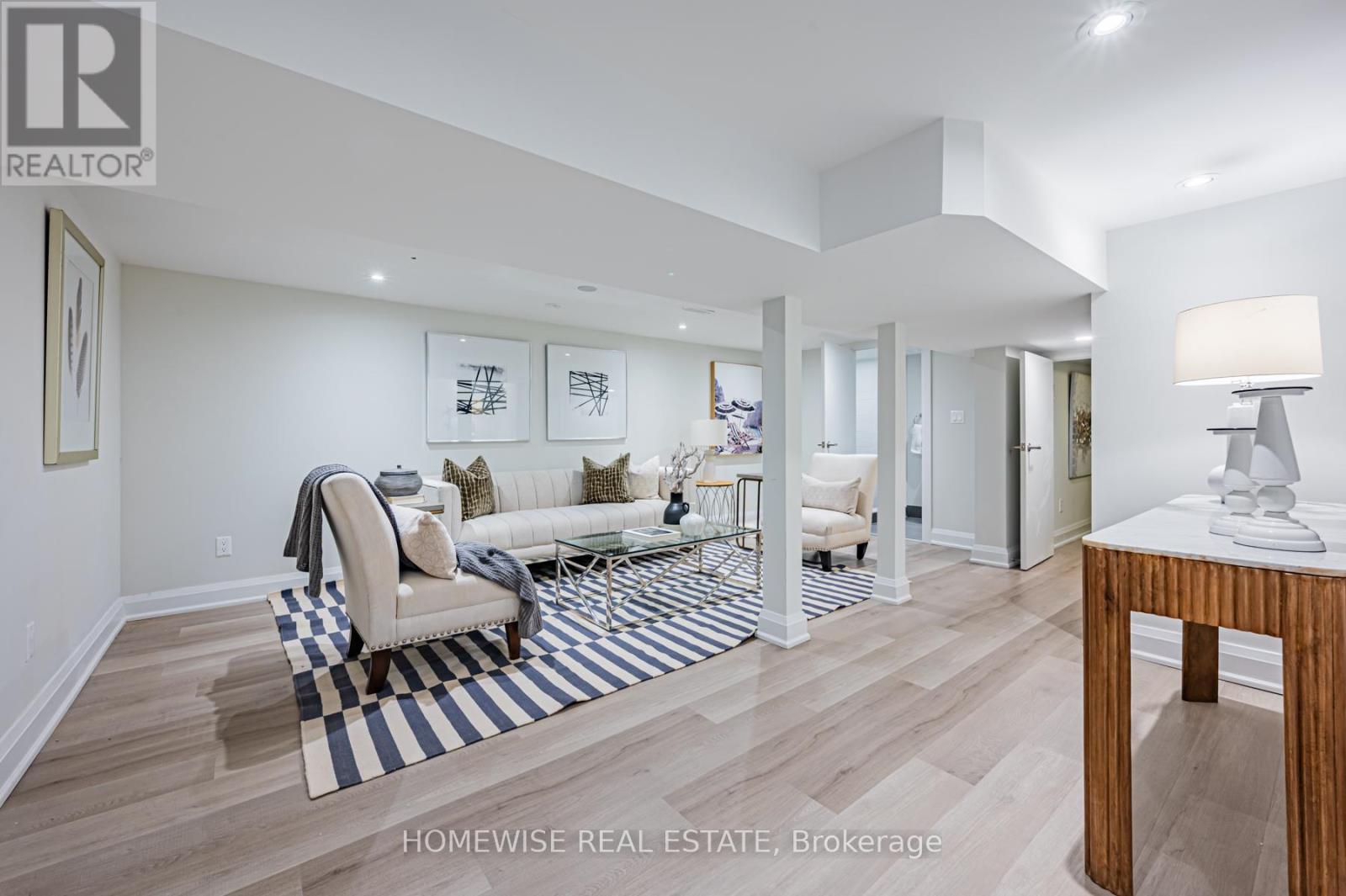 17 Earnscliffe Road, Toronto (Oakwood Village), Ontario  M6E 1J4 - Photo 30 - C12448912