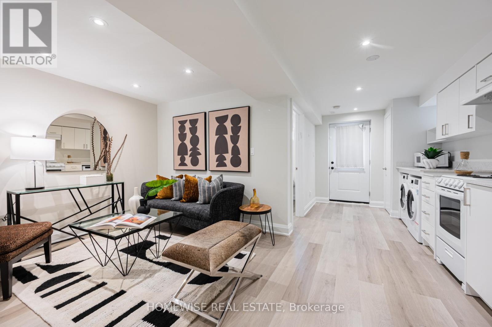 17 Earnscliffe Road, Toronto (Oakwood Village), Ontario  M6E 1J4 - Photo 33 - C12448912