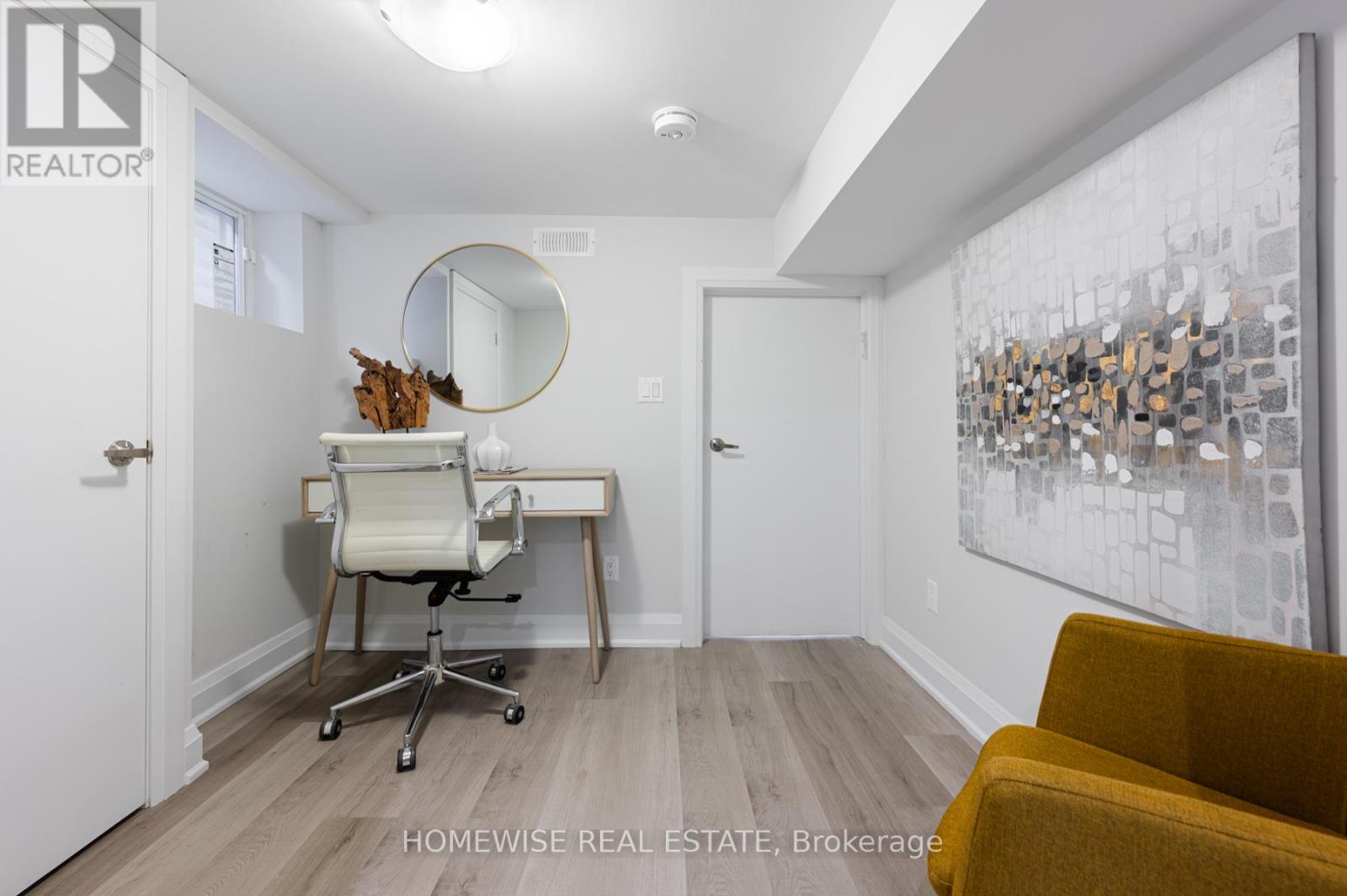 17 Earnscliffe Road, Toronto (Oakwood Village), Ontario  M6E 1J4 - Photo 36 - C12448912