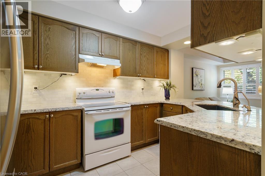 43 Fairwood Place W, Burlington, Ontario  L7T 1E4 - Photo 6 - 40776912