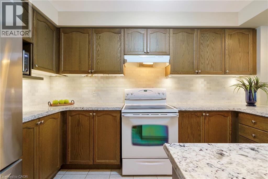 43 Fairwood Place W, Burlington, Ontario  L7T 1E4 - Photo 7 - 40776912