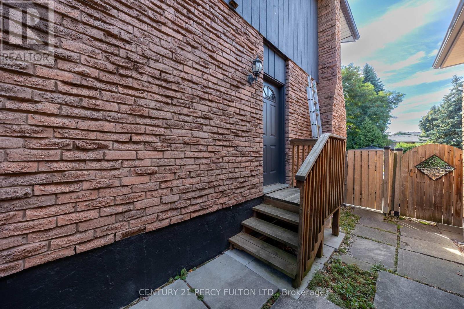 807 Jacqueline Avenue, Pickering (Amberlea), Ontario  L1V 3B2 - Photo 10 - E12448822