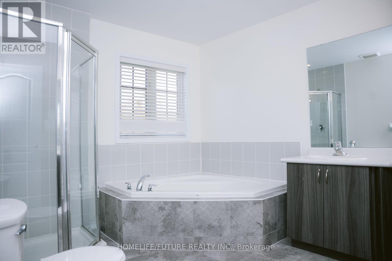 1 Mcclustey Avenue, Ajax, Ontario  L1T 0N8 - Photo 10 - E12448883