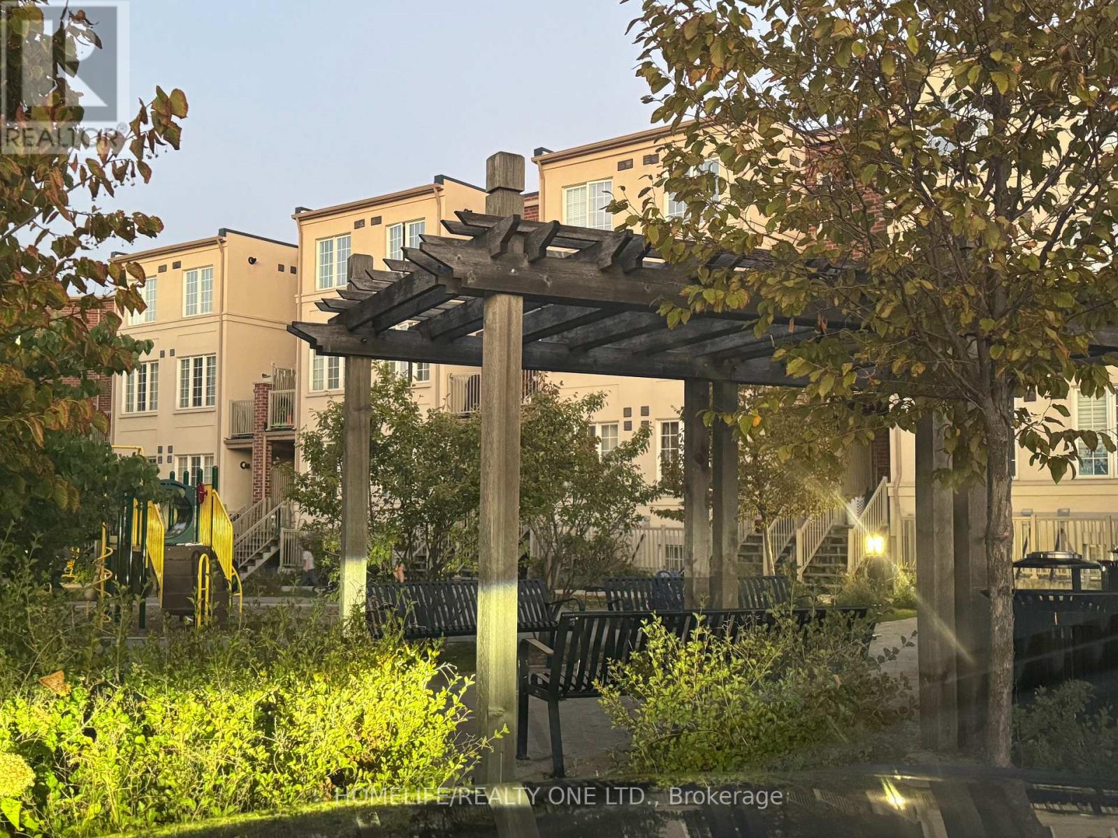 15 - 29 Island Road, Toronto (West Hill), Ontario  M1C 2P5 - Photo 1 - E12448888
