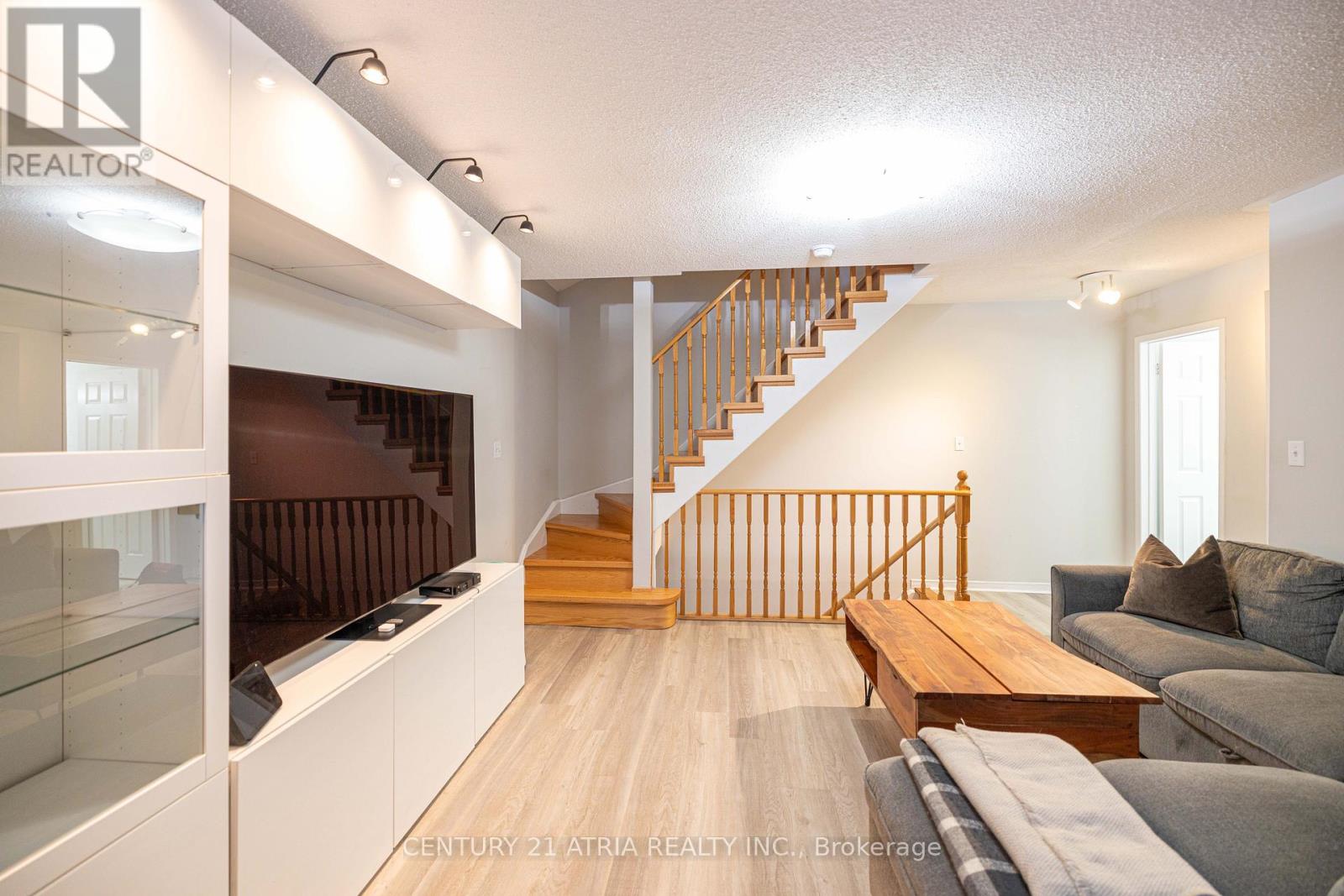 211 - 28 Rosebank Drive, Toronto, Ontario  M1B 5Z1 - Photo 1 - E12448902
