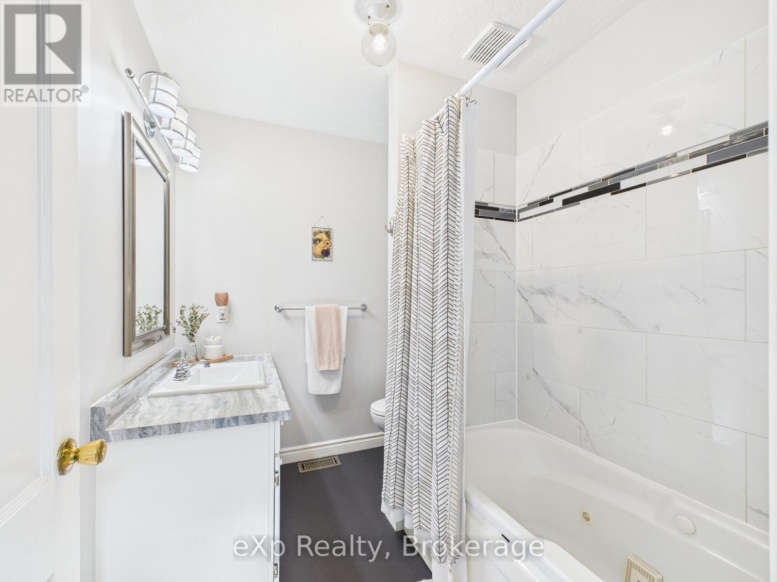 485 13th Street, Hanover, Ontario  N4N 1Y3 - Photo 24 - X12448932