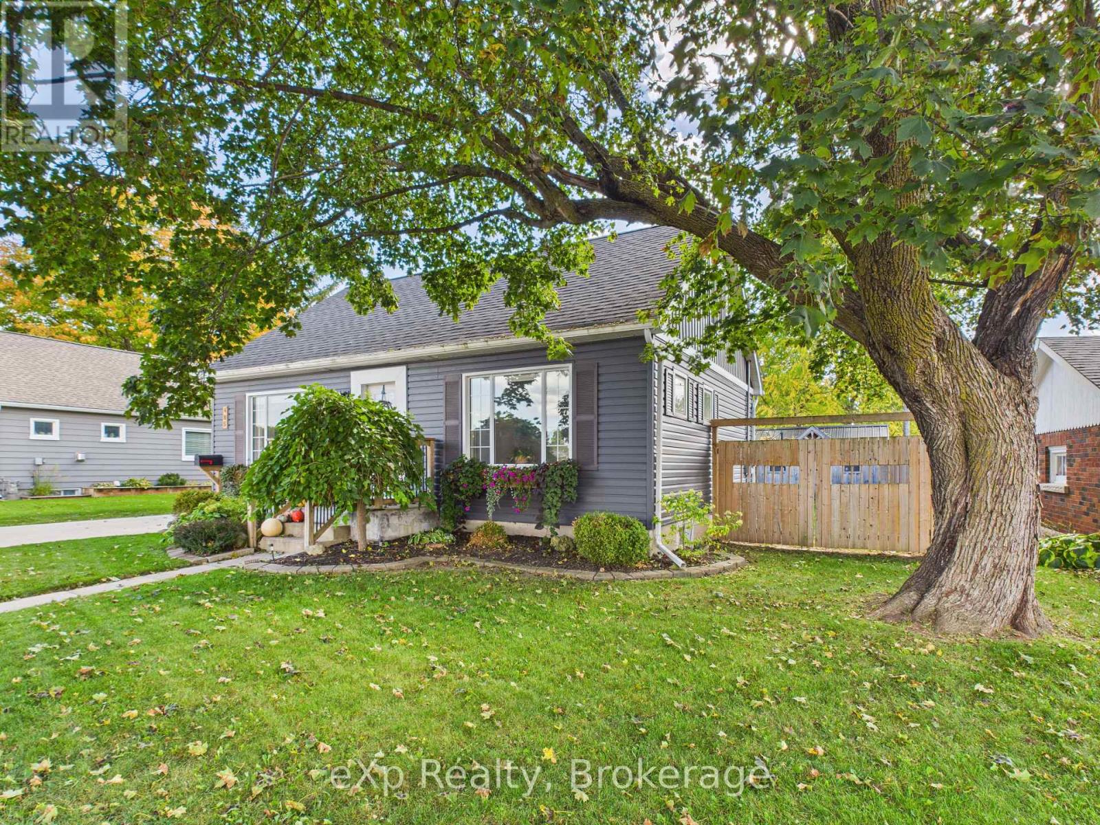 485 13th Street, Hanover, Ontario  N4N 1Y3 - Photo 3 - X12448932