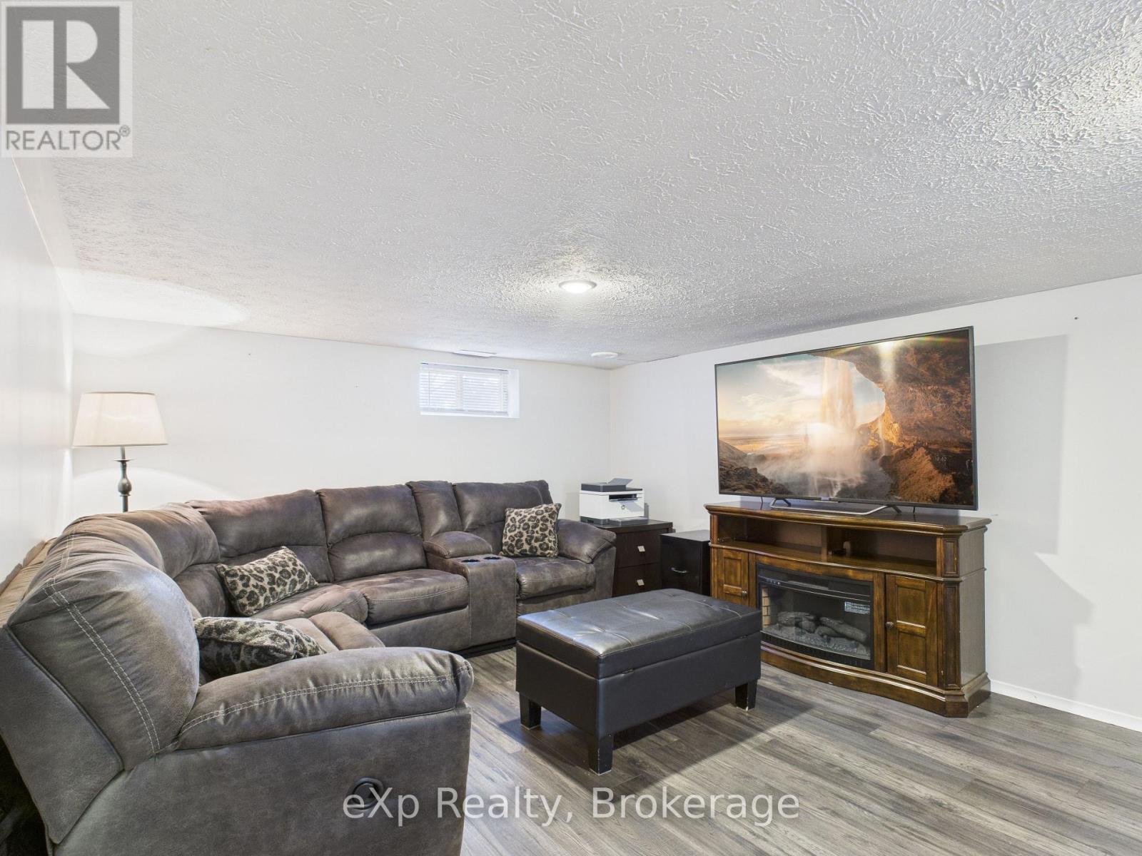 485 13th Street, Hanover, Ontario  N4N 1Y3 - Photo 33 - X12448932