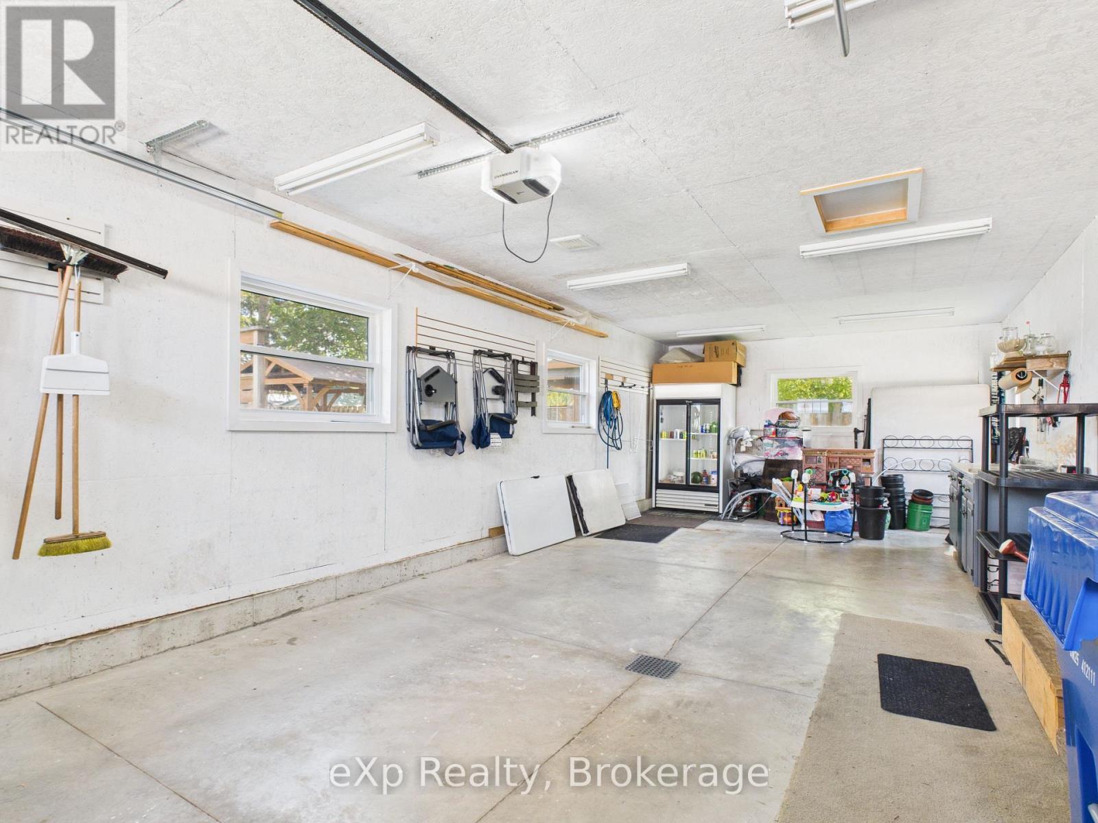 485 13th Street, Hanover, Ontario  N4N 1Y3 - Photo 6 - X12448932