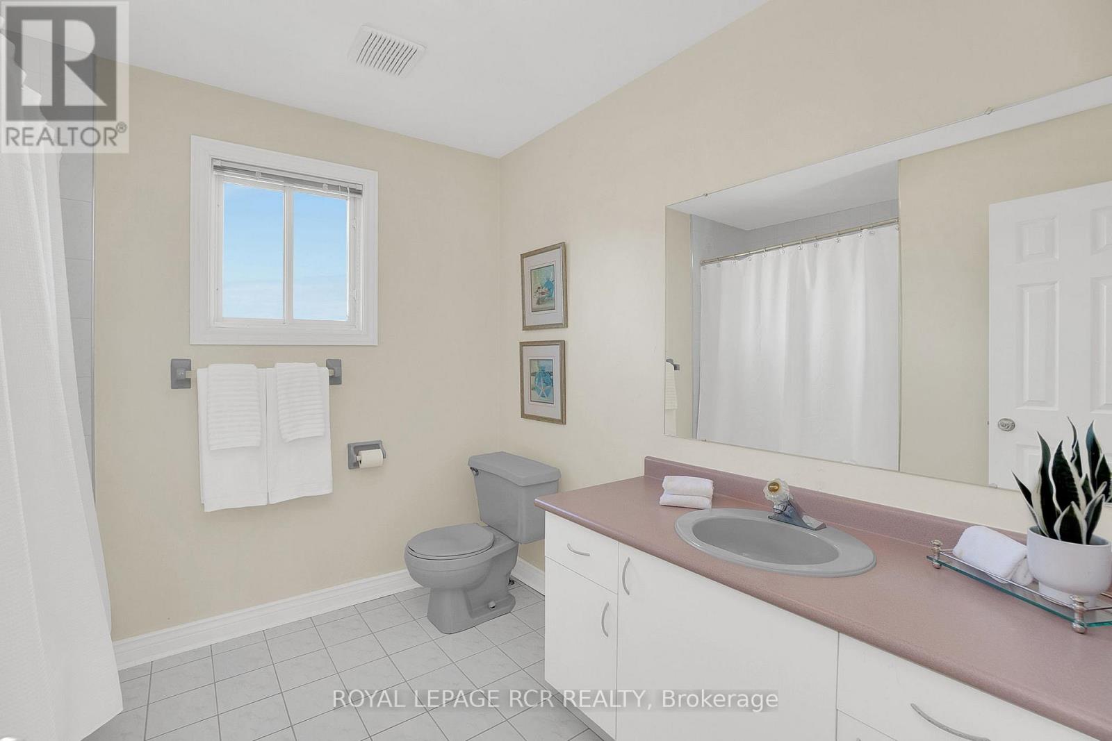 70 Zucchet Court, Vaughan (East Woodbridge), Ontario  L4L 8T7 - Photo 26 - N12448731