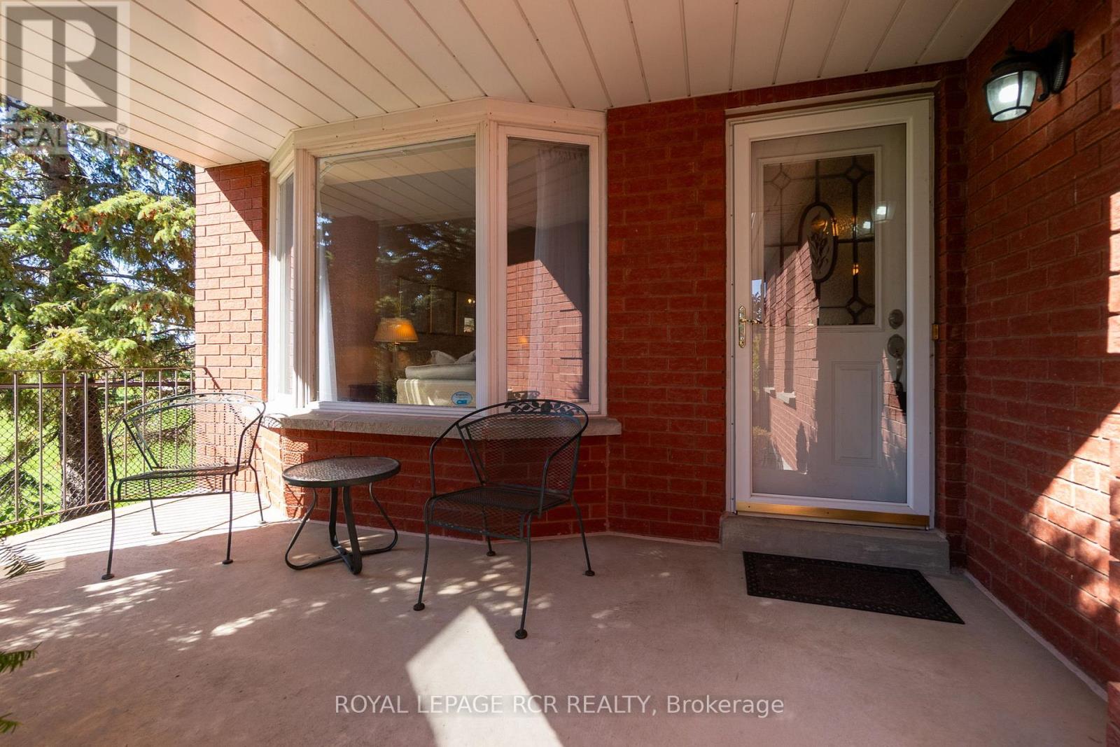 70 Zucchet Court, Vaughan (East Woodbridge), Ontario  L4L 8T7 - Photo 3 - N12448731