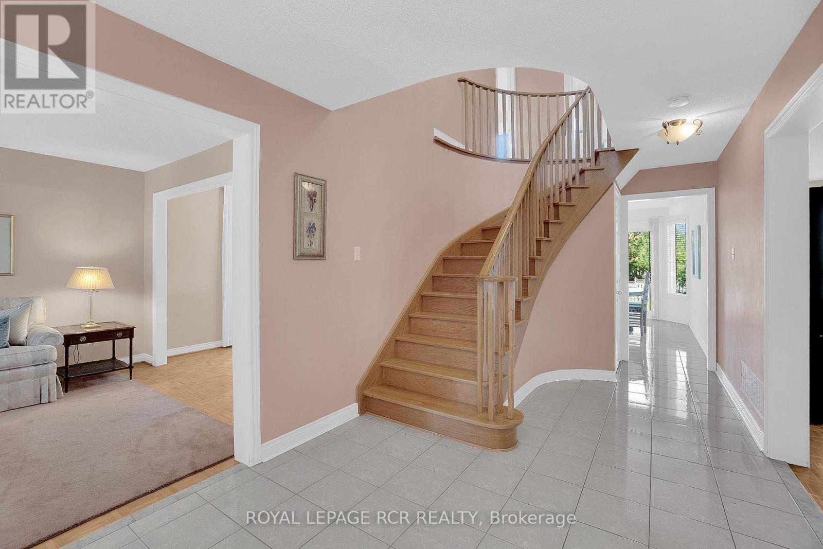 70 Zucchet Court, Vaughan (East Woodbridge), Ontario  L4L 8T7 - Photo 5 - N12448731