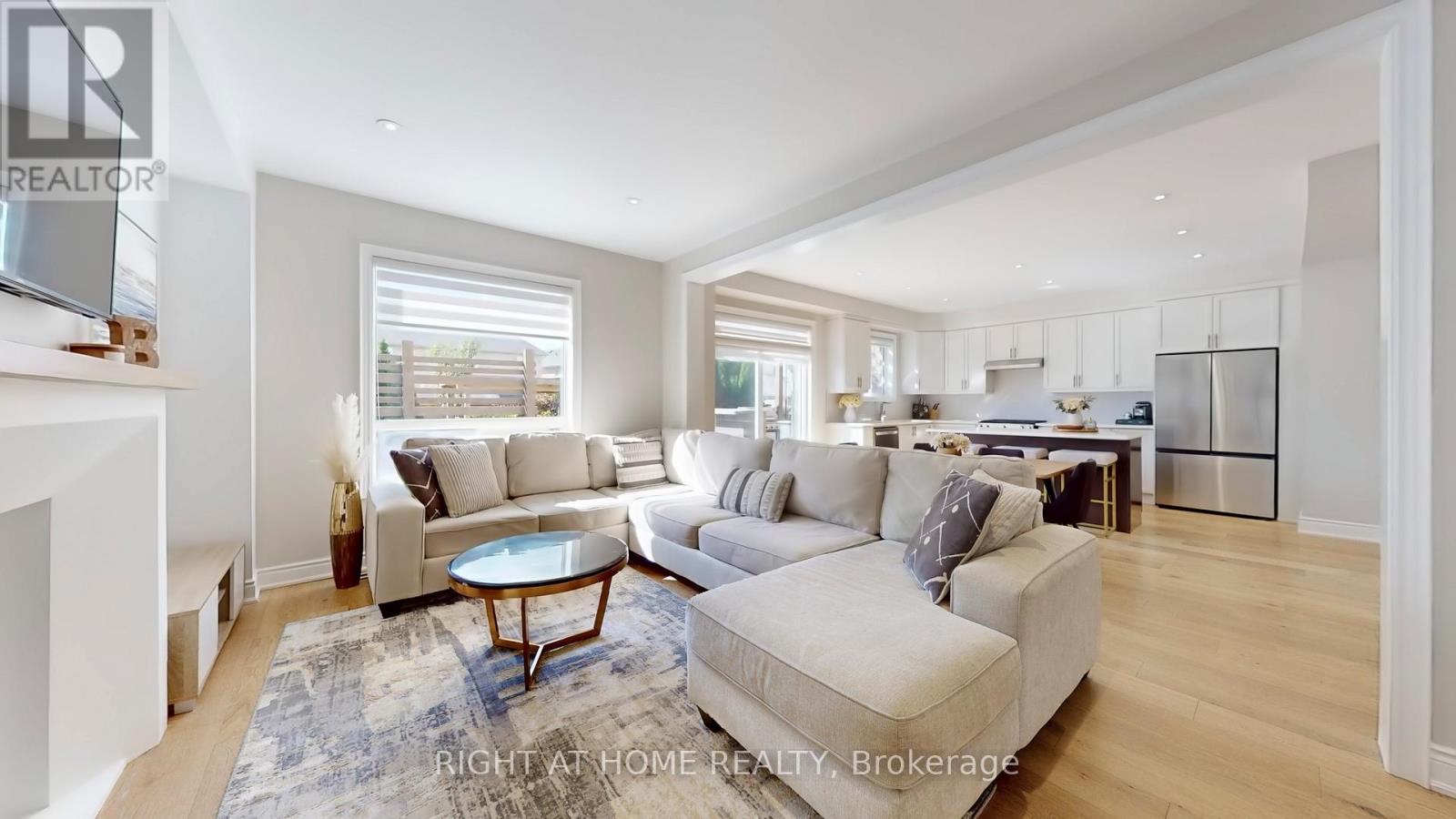 137 Mcgahey Street, New Tecumseth (Tottenham), Ontario  L0G 1W0 - Photo 11 - N12448816